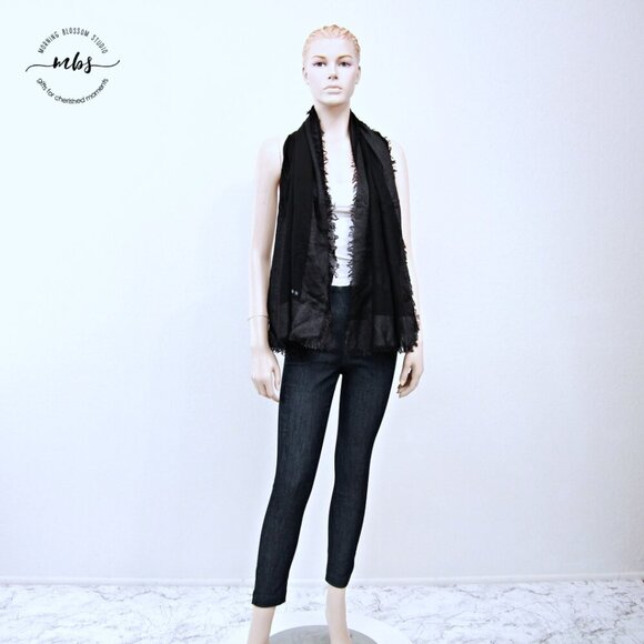 Marc Jacobs Colorblock Sheer Shimmer Fringe Black Silver Scarf Women One Size - Picture 5 of 11